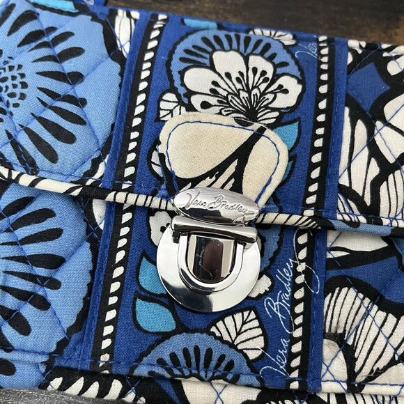 Vera Bradley Push Lock Wristlet Clutch – Blue Bayou Floral Print - Picture 2 of 5